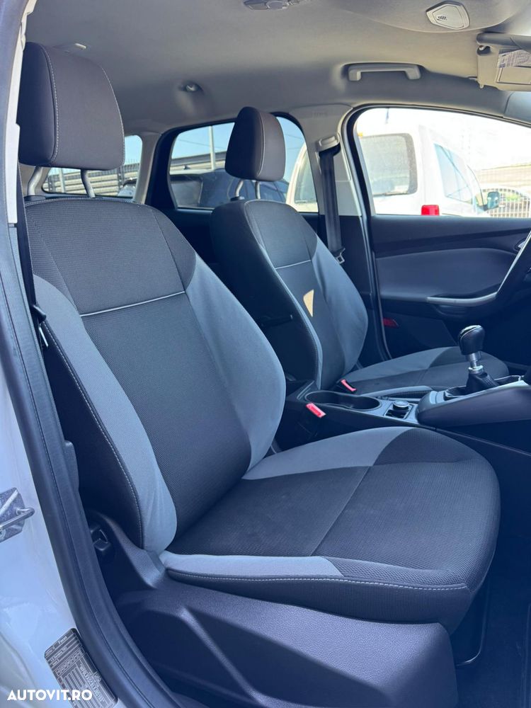 Ford Focus 1.6 TDCi ECOnetic 88g Start-Stopp-Sy Titanium - 6