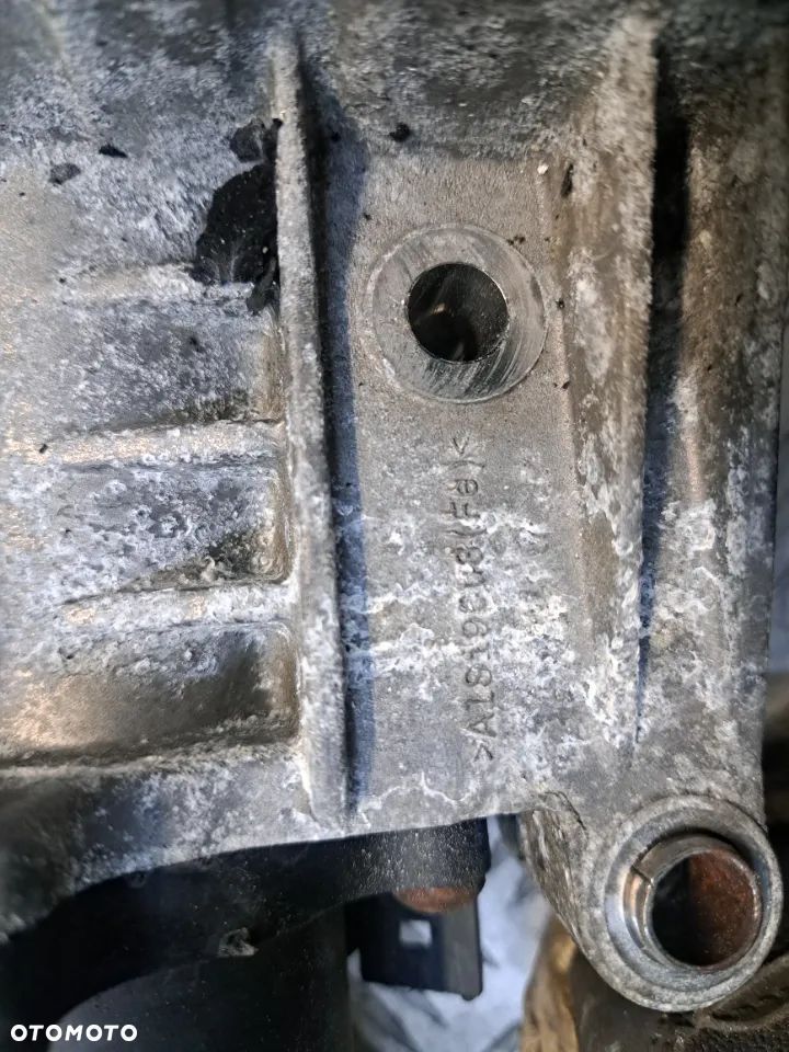 POMPA WODY MERCEDES W176 2.2 CDI - 4