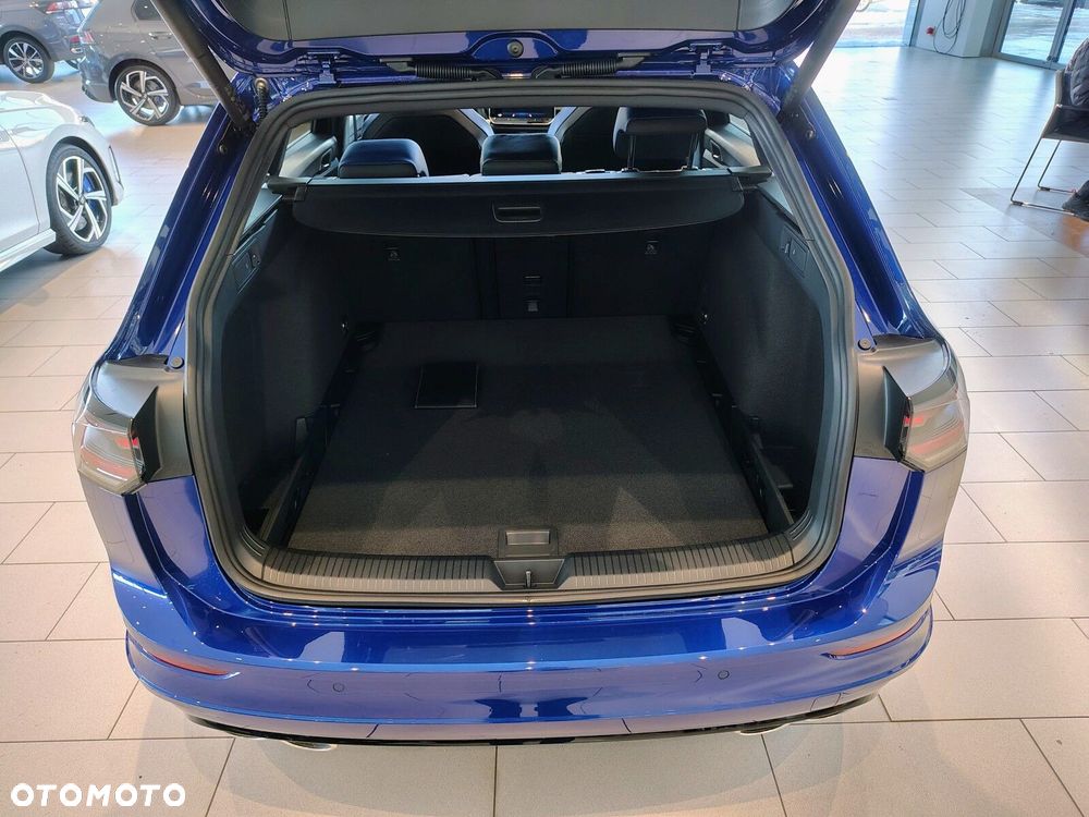 Volkswagen Golf Variant - 11