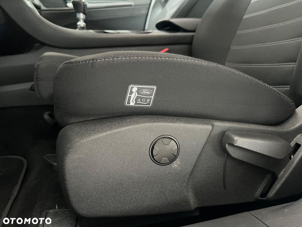 Ford Mondeo 2.0 EcoBlue Titanium - 23