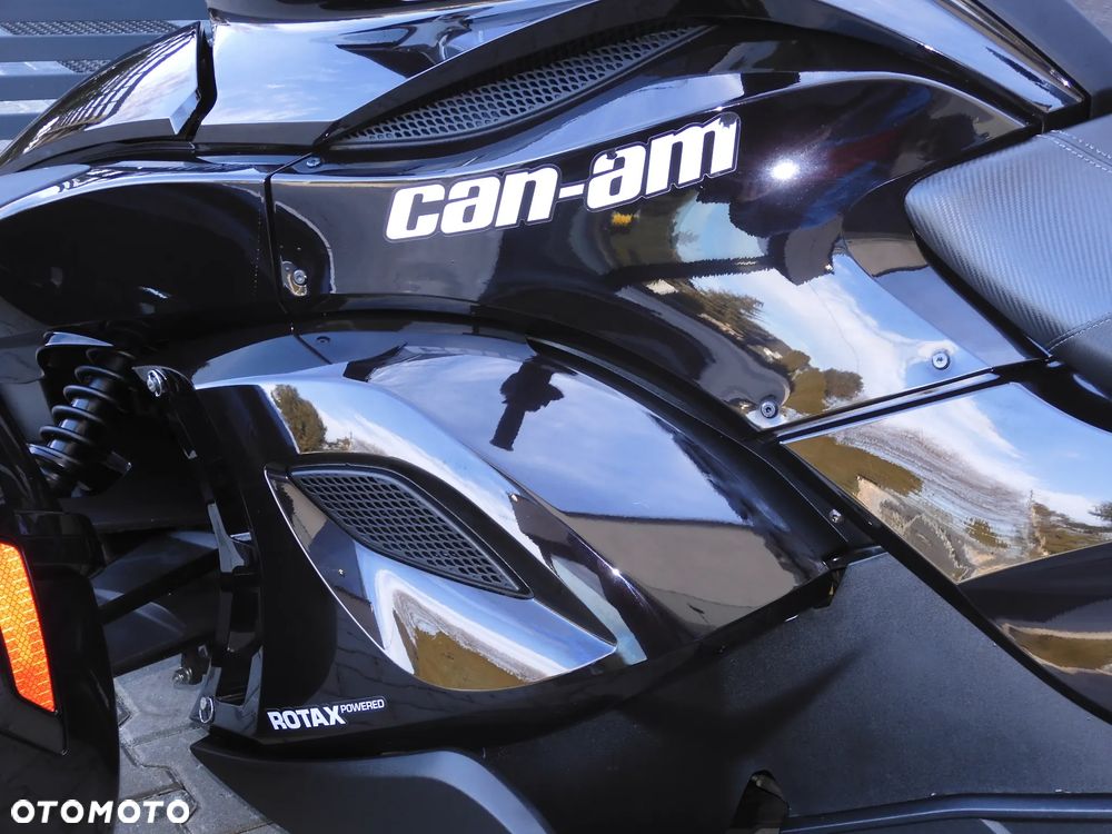 Can-Am Spyder - 28
