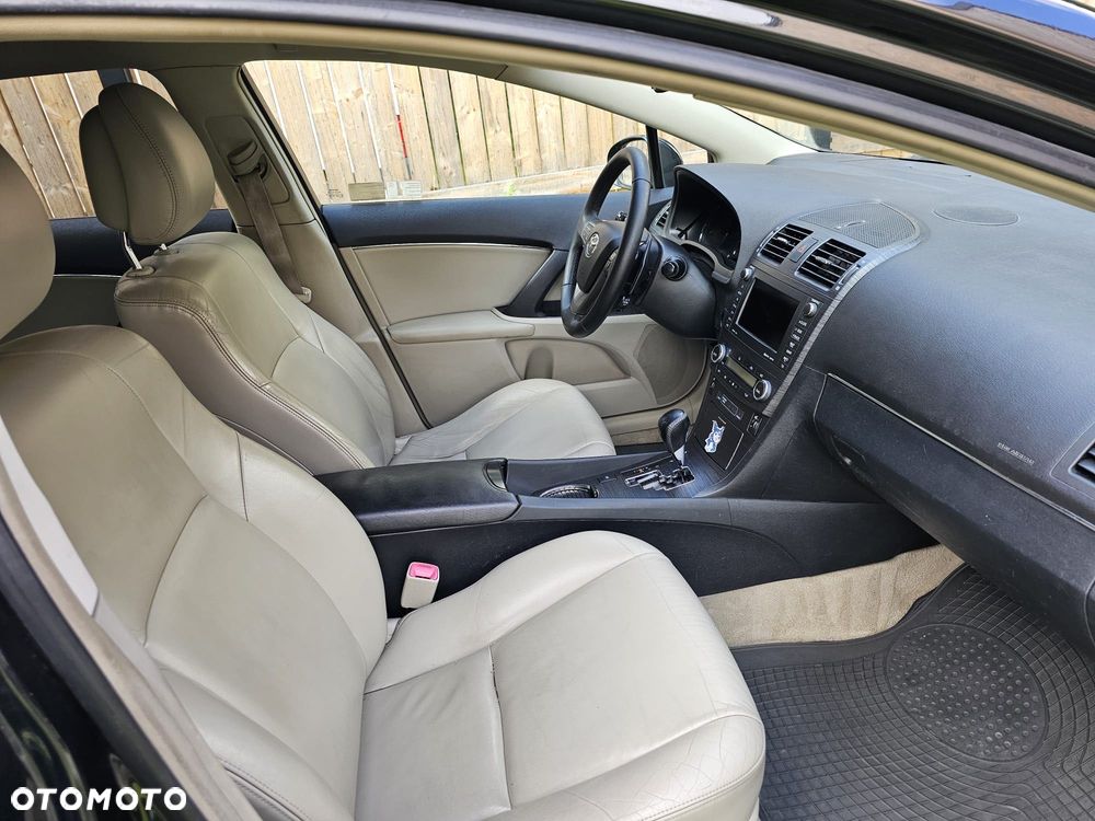 Toyota Avensis - 6