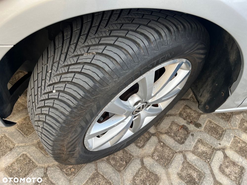 Volkswagen Golf 1.6 TDI DPF Highline - 29