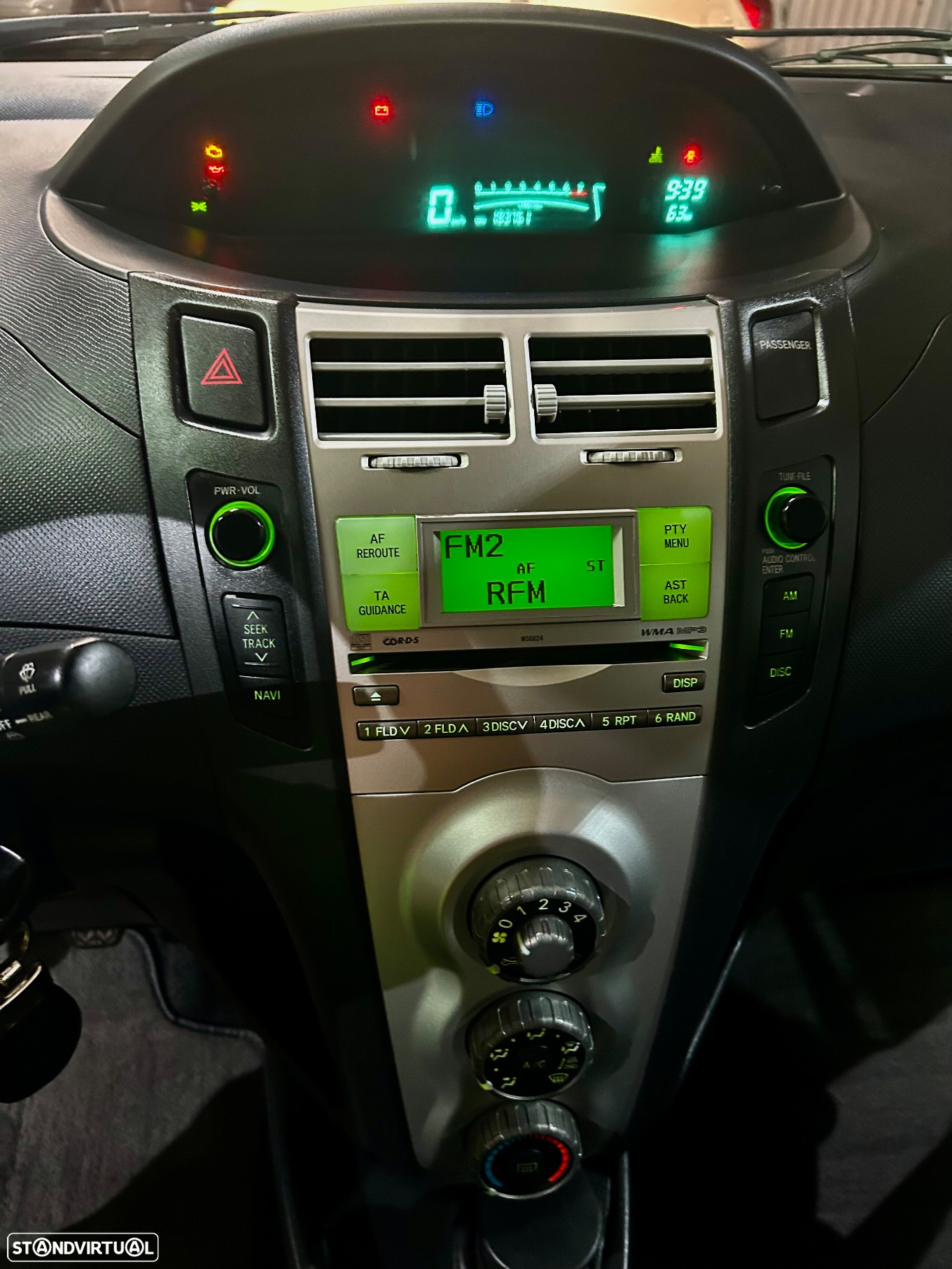 Toyota Yaris 1.0 VVT-i AC Manual+VSC - 14