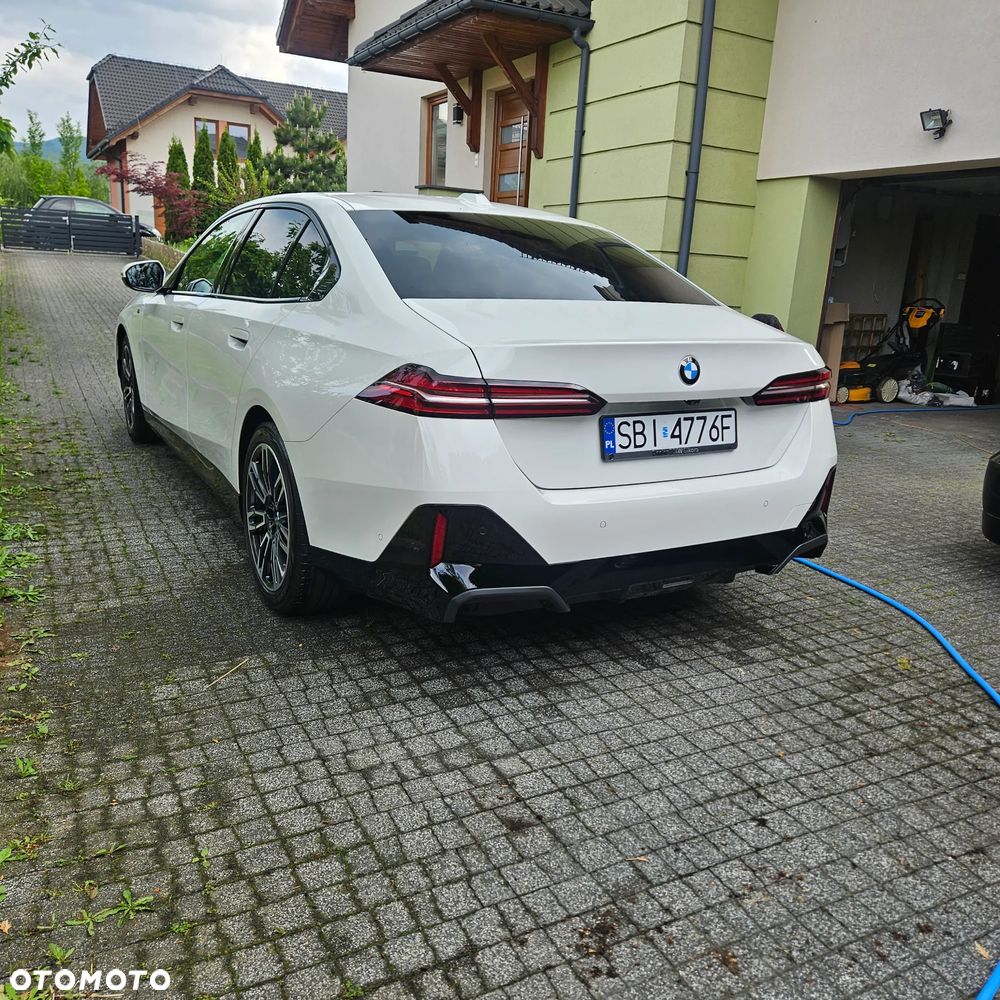 BMW Seria 5 520i mHEV M Sport - 4