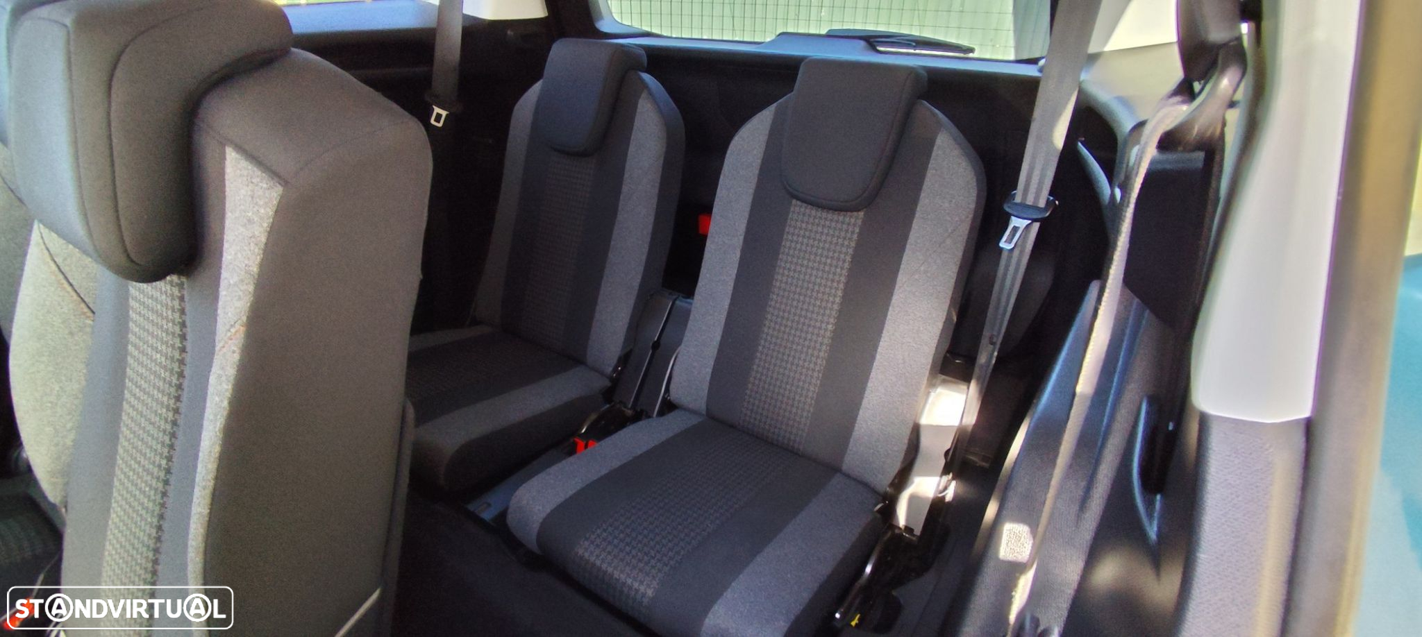 Peugeot 5008 1.6 BlueHDi Allure EAT6 - 22