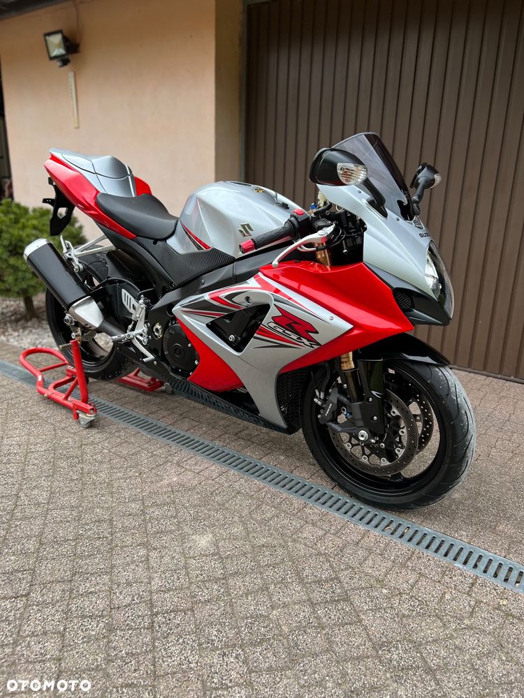Suzuki GSX-R - 1