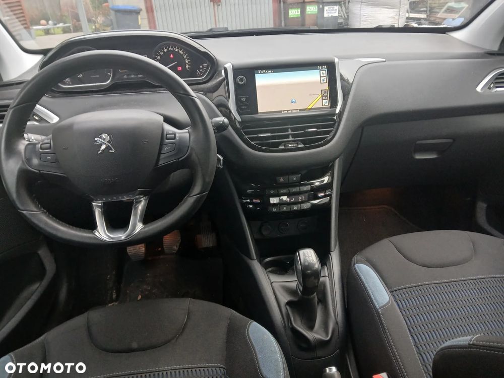 Peugeot 208 82 VTI Allure - 8