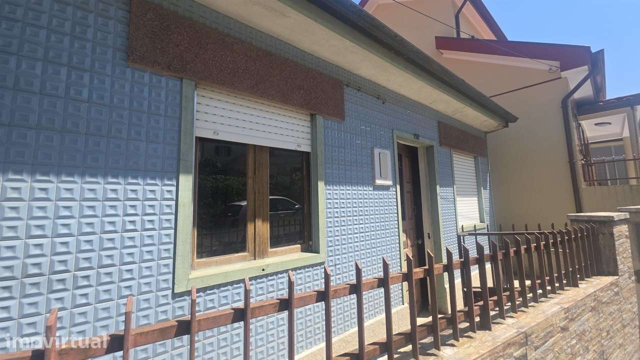 Moradia T2 + T2, em São Pedro da Cova, Gondomar - Oportunidade de Inve - Grande imagem: 3/24