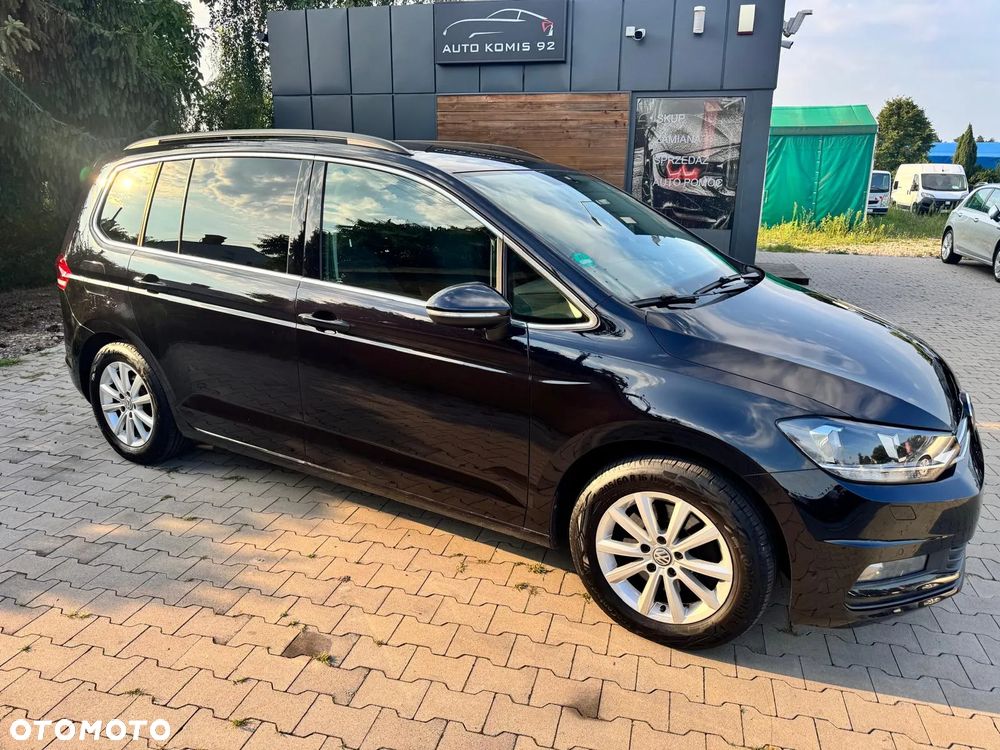 Volkswagen Touran - 10