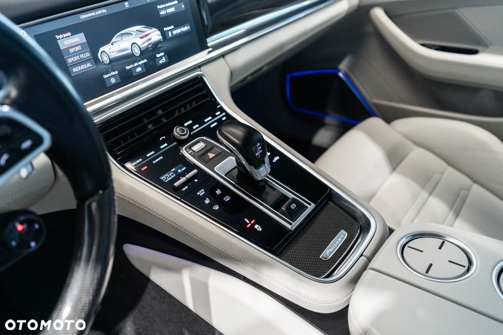 Porsche Panamera Turbo - 27