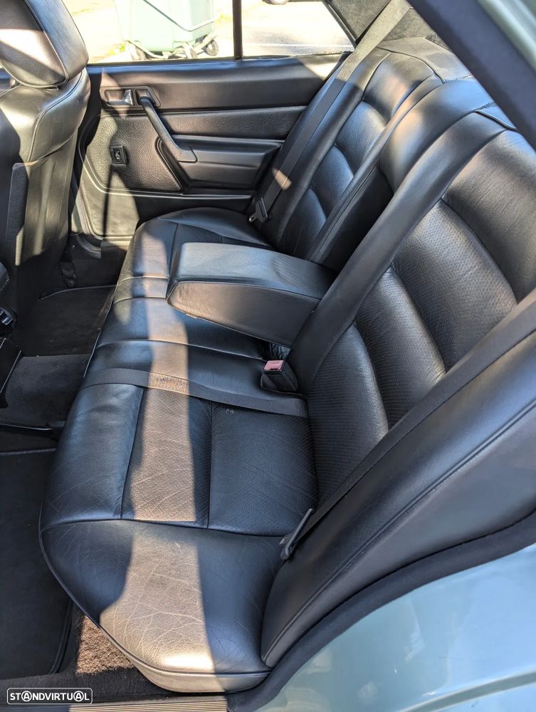 Mercedes-Benz W201 (1982-1993) 190 D 2.0 - 8