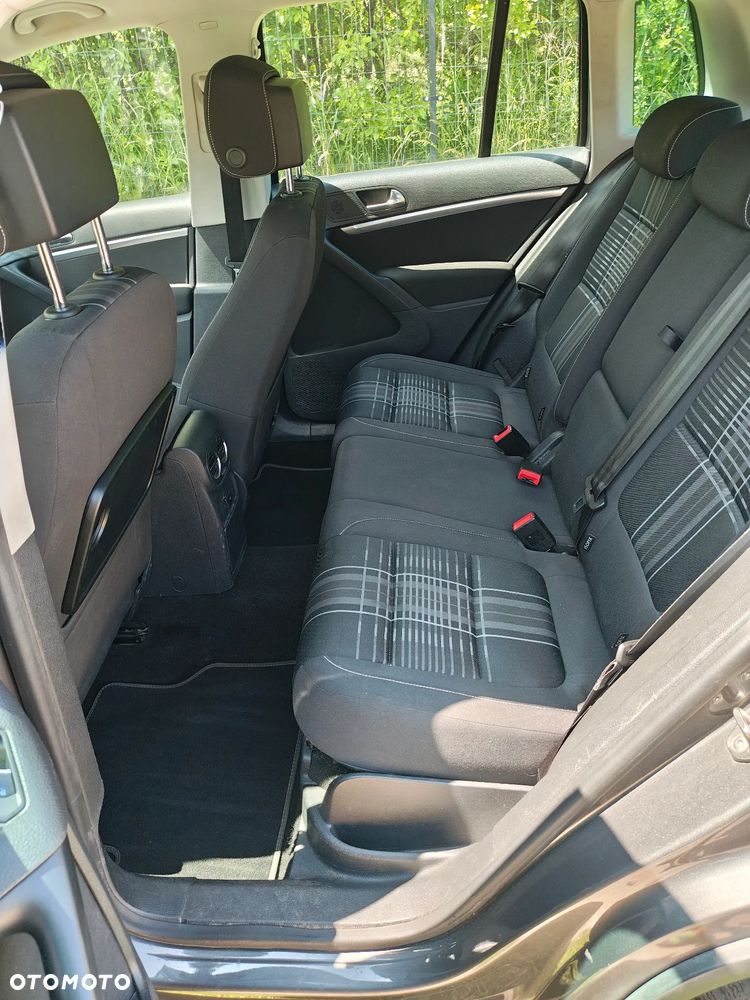 Volkswagen Tiguan - 12