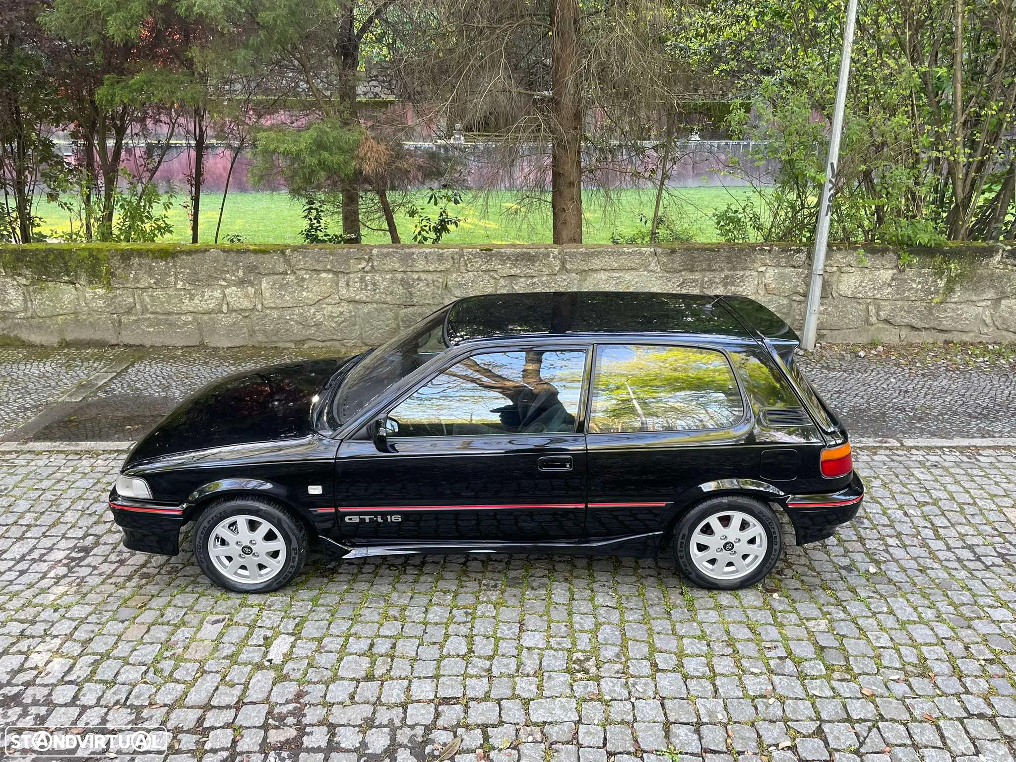 Toyota Corolla GT-i 16 - 31