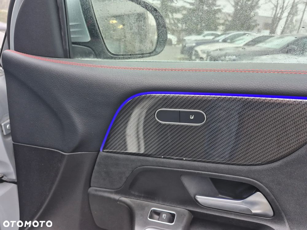 Mercedes-Benz GLB 200 AMG Line 7G-DCT - 32