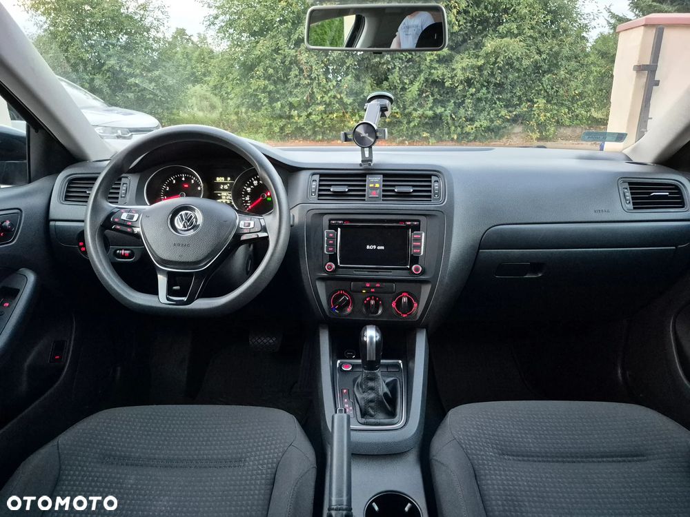 Volkswagen Jetta - 6