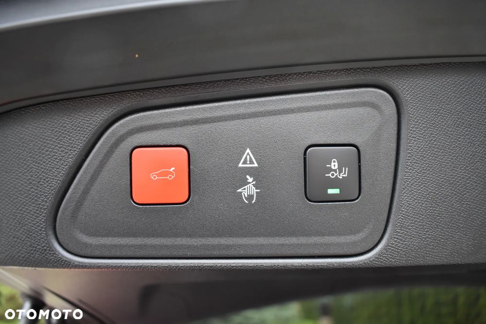 Peugeot 3008 PureTech 130 Stop & Start GPF Allure - 32