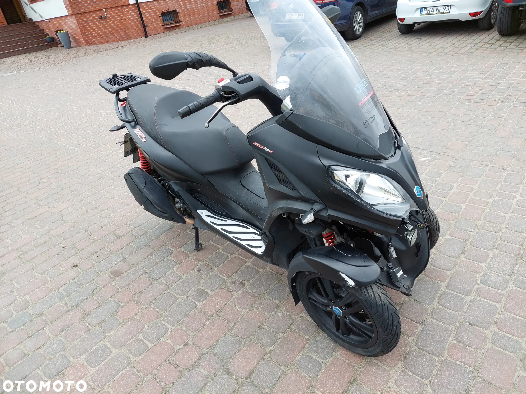Piaggio MP-3 - 7
