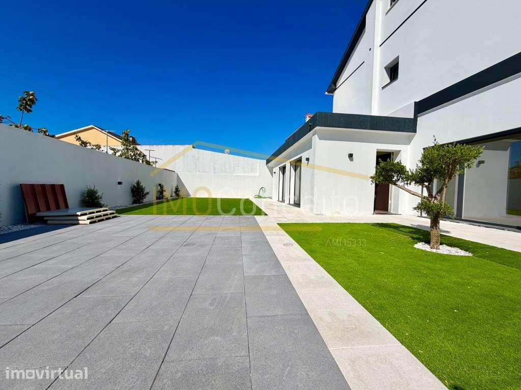 Apartamento T3 - Logradouro de 223m2 - Entroncamento - Grande imagem: 2/22