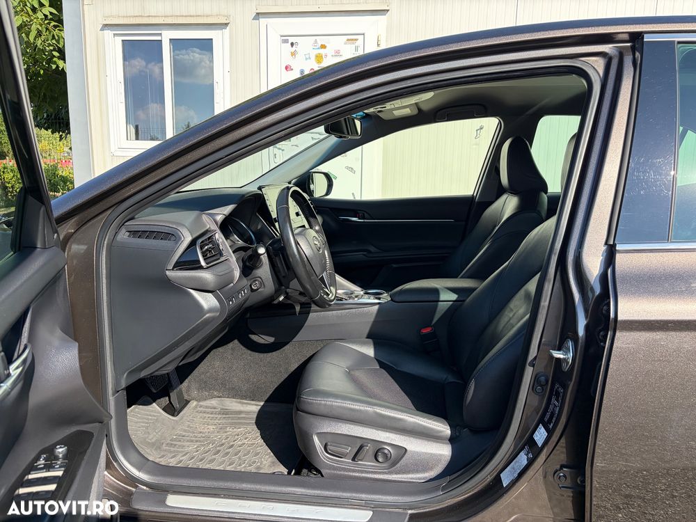 Toyota Camry 2.5 Exclusive - 10
