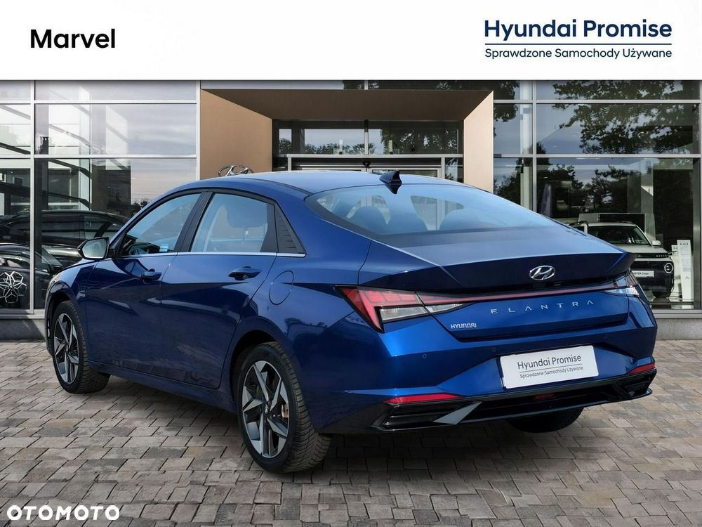 Hyundai Elantra - 4