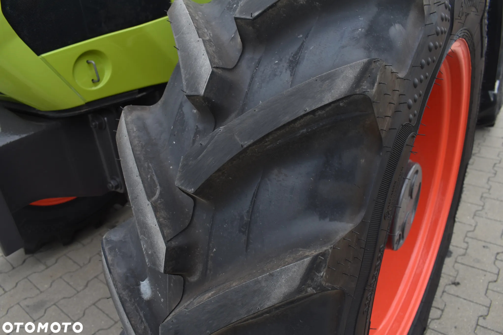 Claas Axos 340 CX - 13
