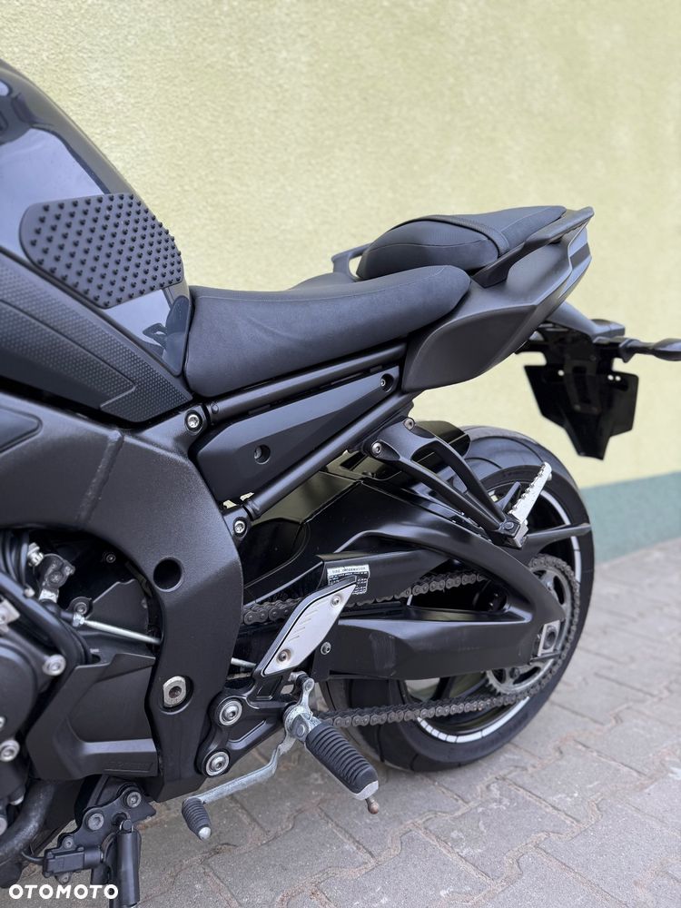 Yamaha FZ8 - 32