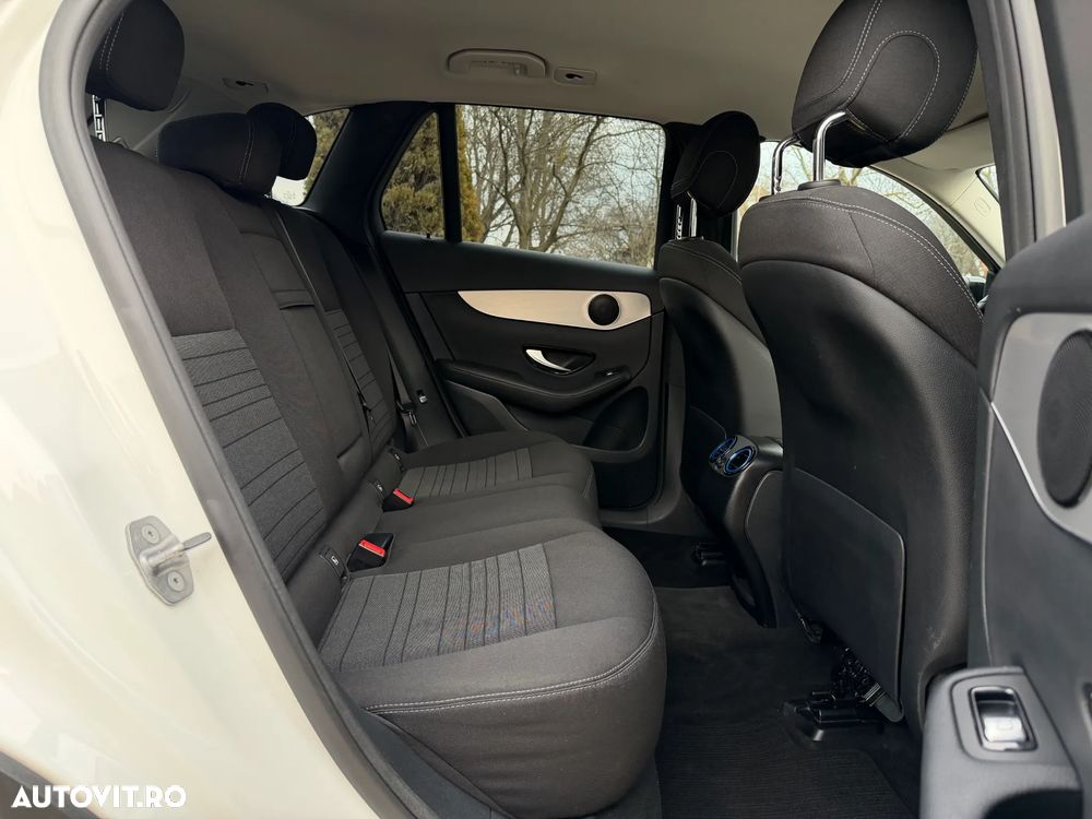 Mercedes-Benz GLC 220 d 4MATIC 9G-TRONIC - 29
