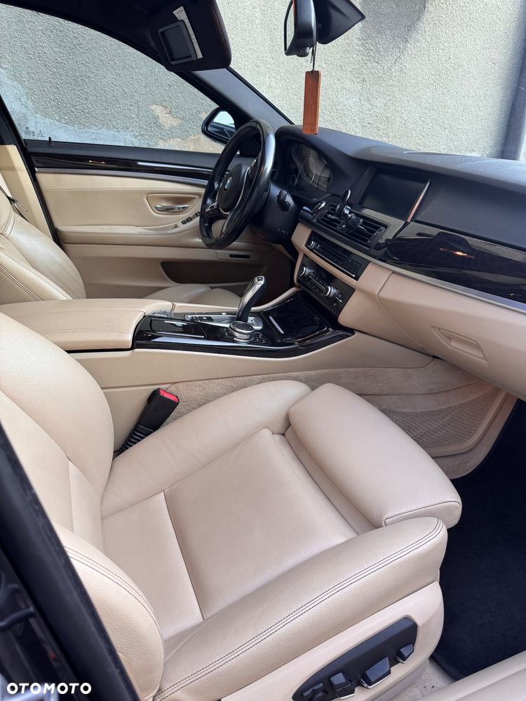 BMW Seria 5 535i - 23