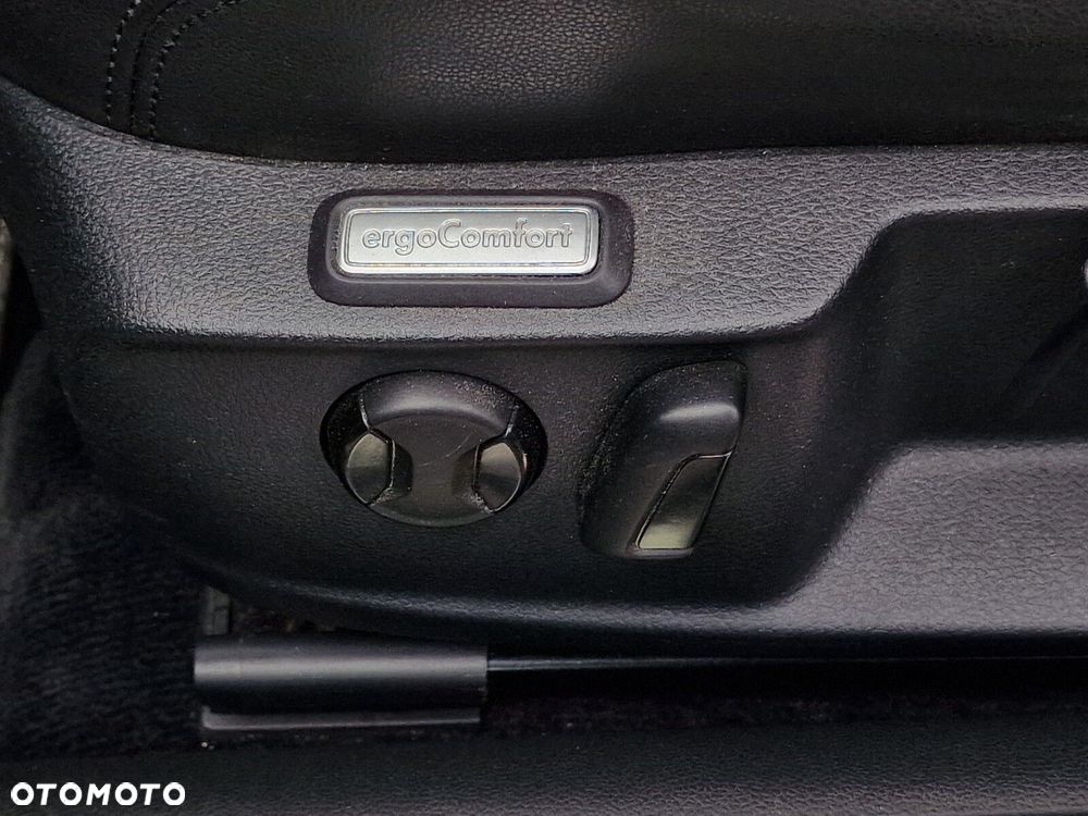 Volkswagen Passat 2.0 TDI SCR Highline - 25