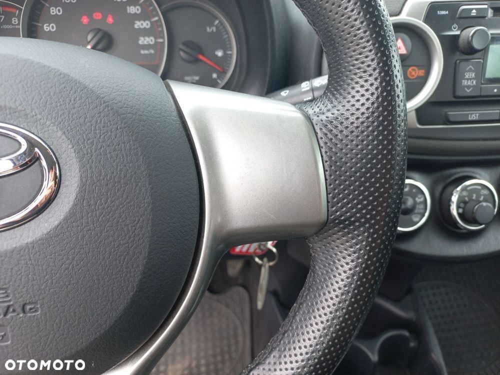 Toyota Yaris 1.0 Active EU6 - 18