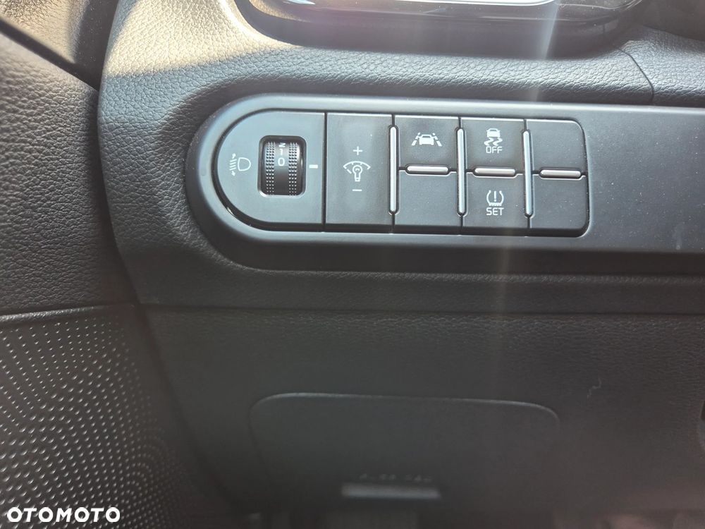 Kia XCeed 1.4 T-GDI OPF DCT7 PLATINUM EDITION - 33