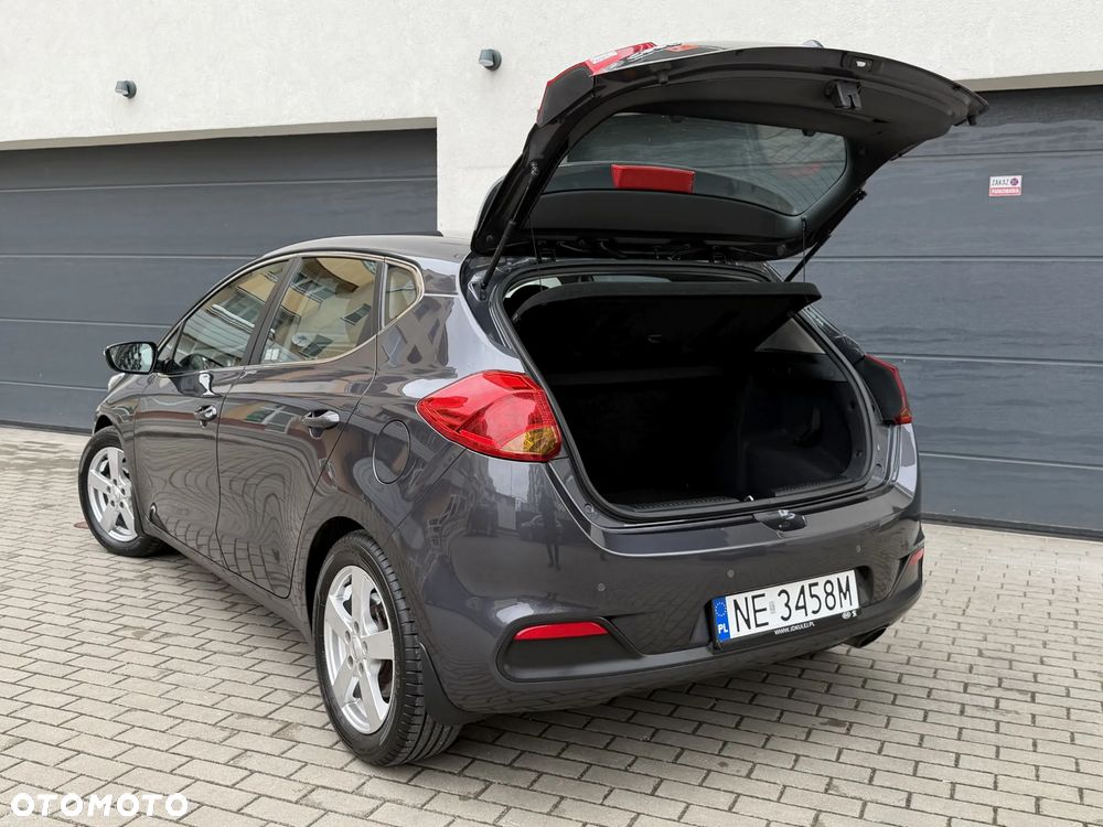 Kia Ceed - 11