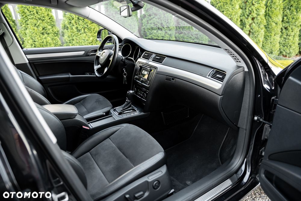 Skoda Superb 2.0 TDI Green tec 4x4 DSG Elegance - 23
