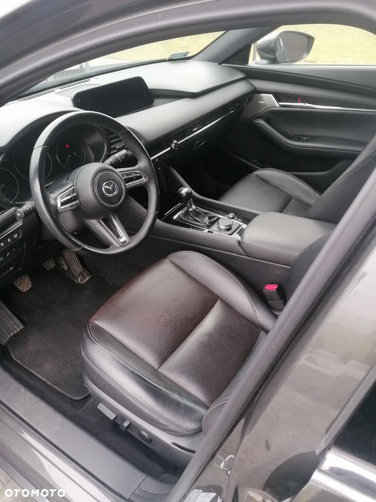 Mazda 3 2.0 mHEV Hikari - 11