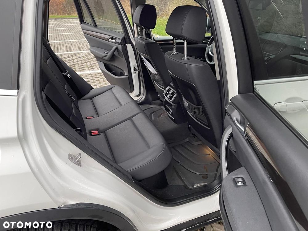 BMW X3 sDrive18d - 14