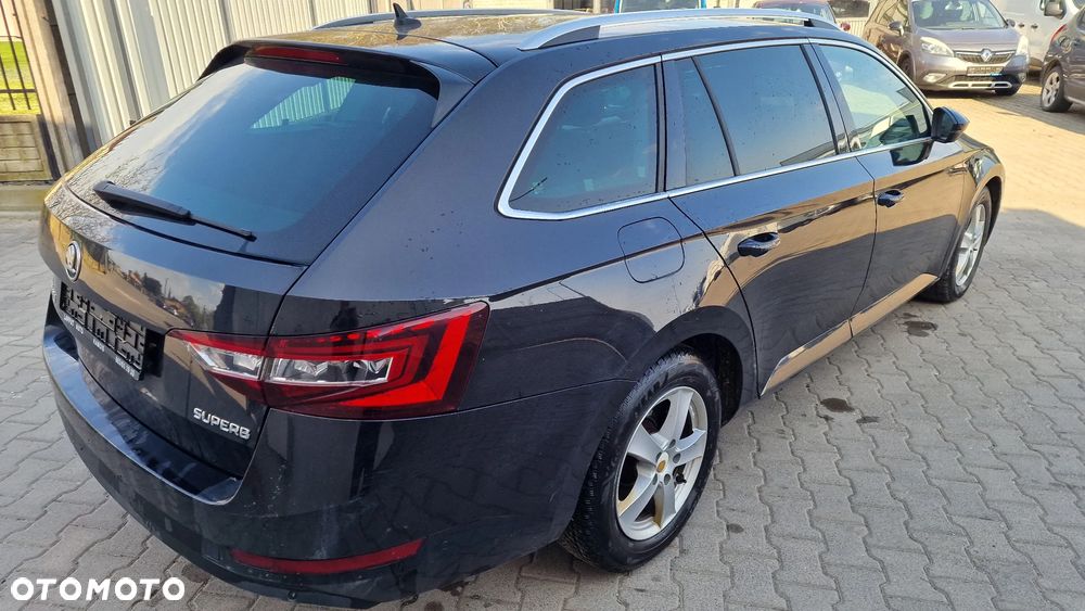 Skoda Superb 1.6 TDI GreenLine - 10