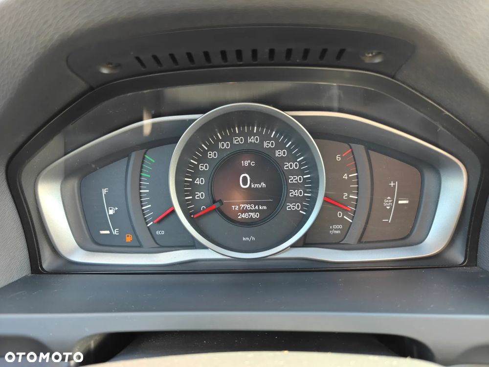 Volvo V60 D3 Momentum - 14