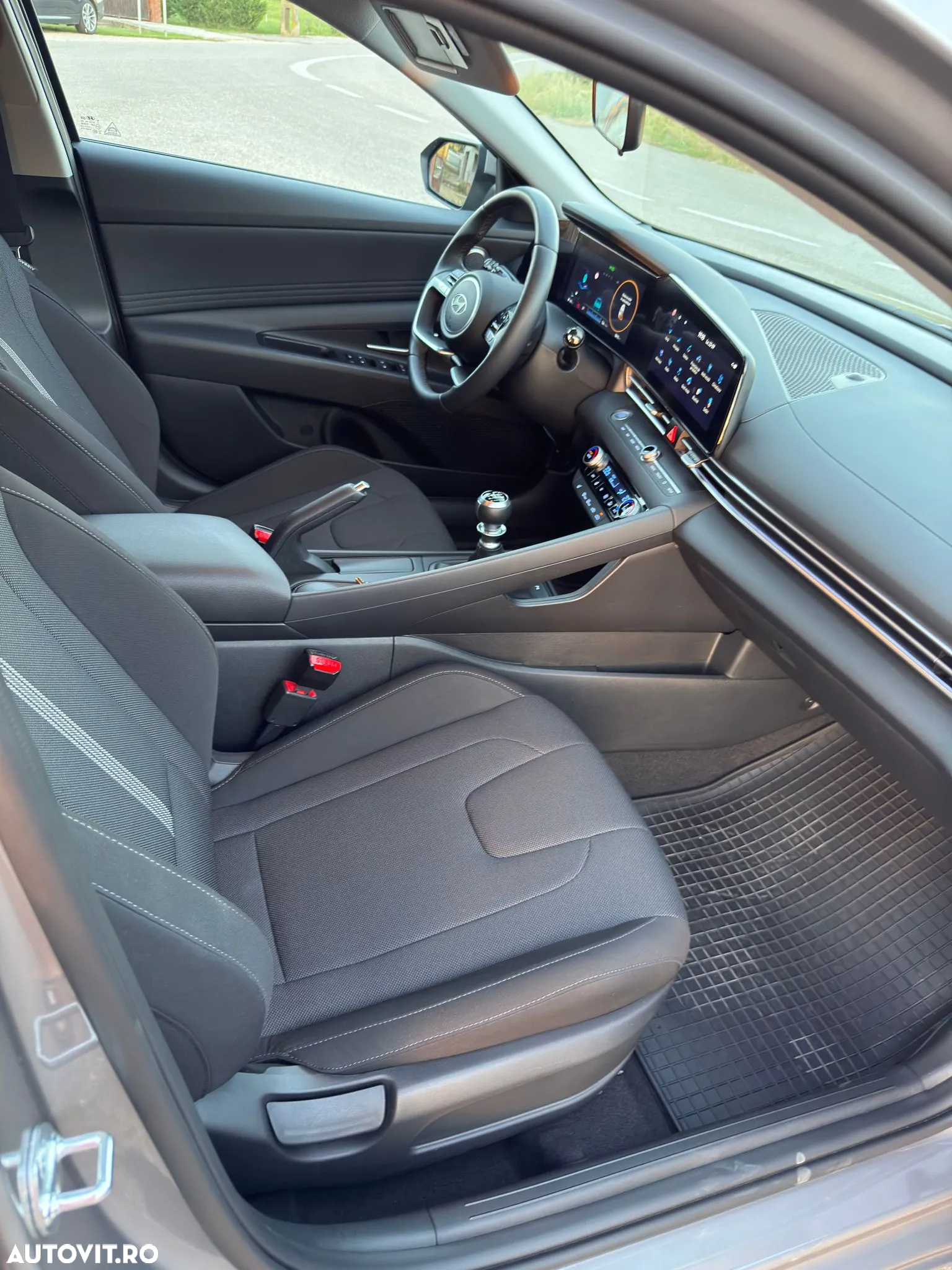 Hyundai Elantra 1.6 l 123 CP 6MT Highway - 12