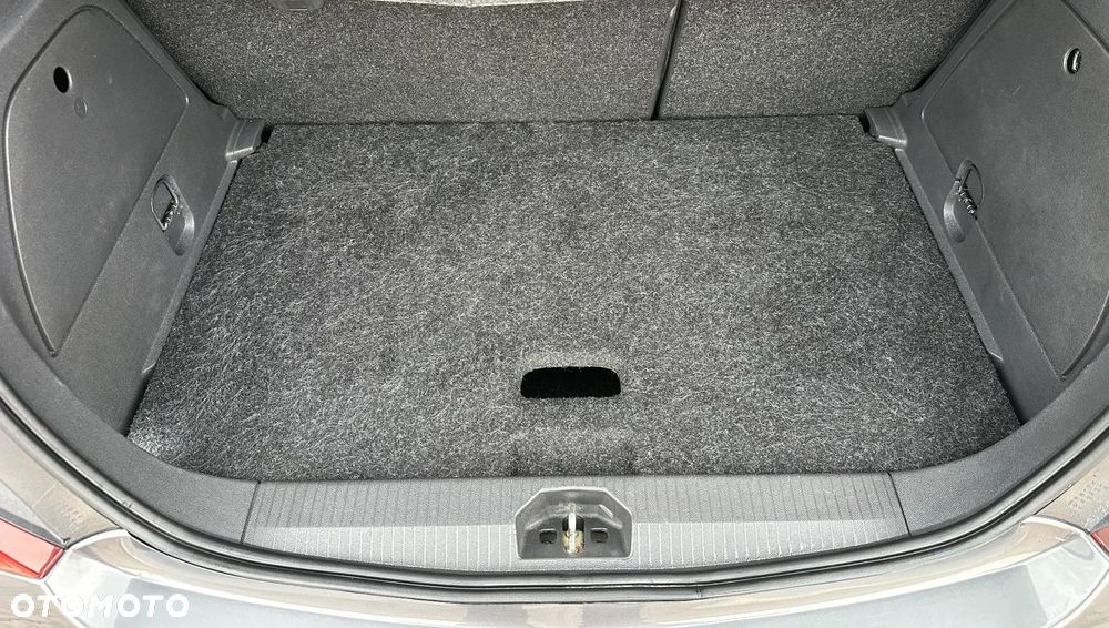 Opel Corsa 1.4 16V Satellite - 40