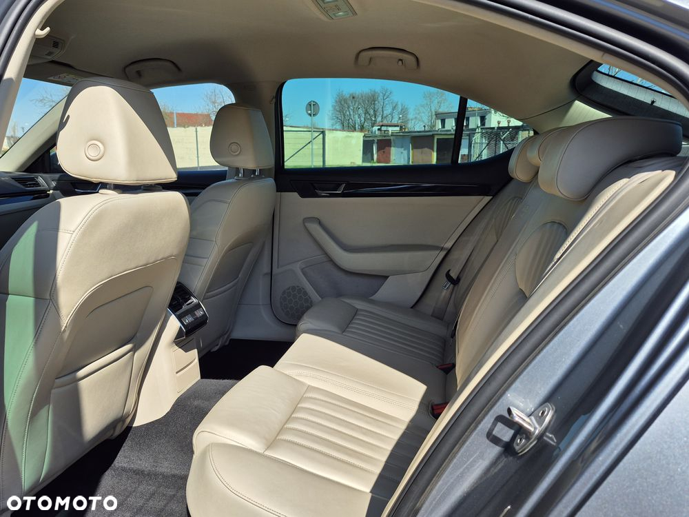 Skoda Superb 2.0 TDI L&K DSG - 12