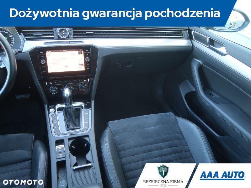 Volkswagen Passat - 9