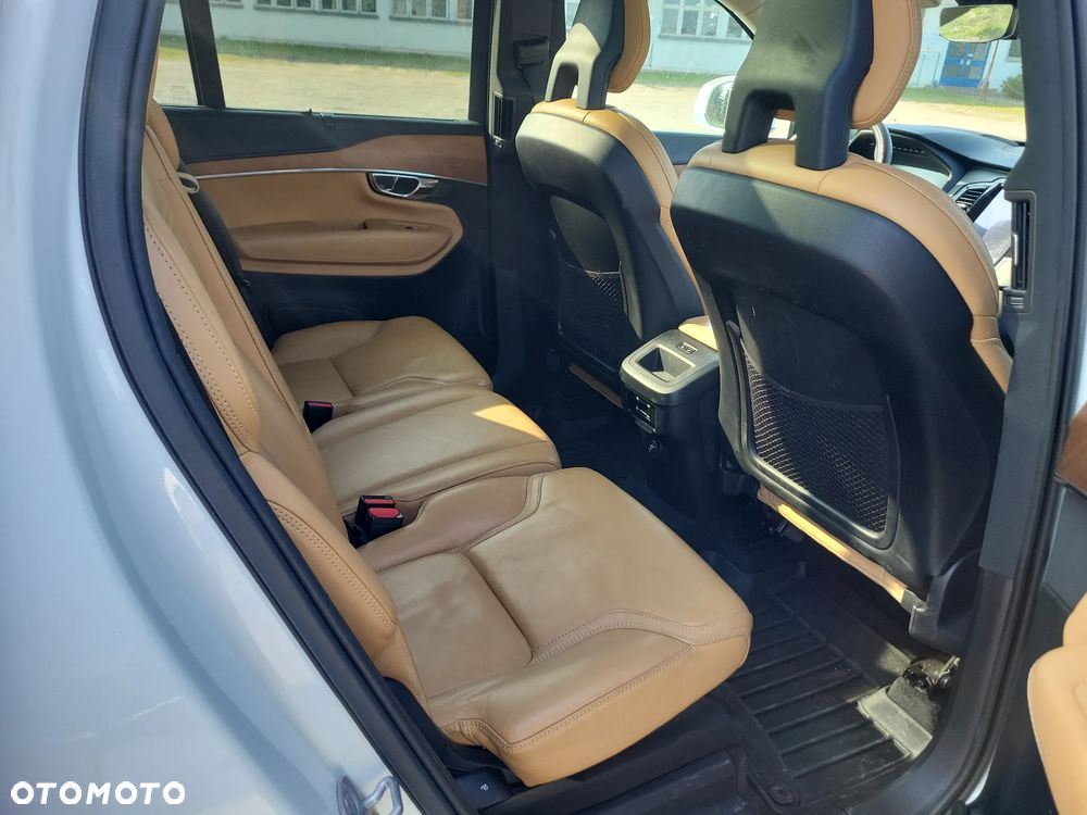 Volvo XC 90 D5 AWD Geartronic Momentum - 8