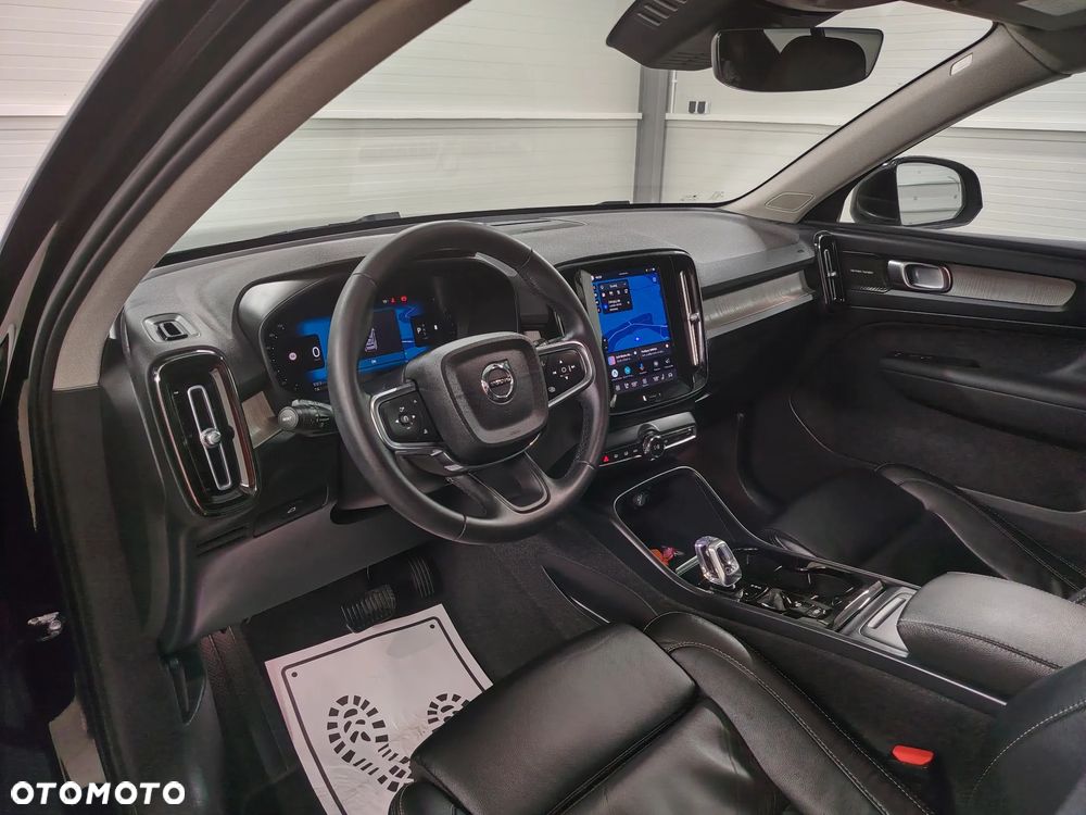 Volvo XC 40 B3 Plus Dark - 18
