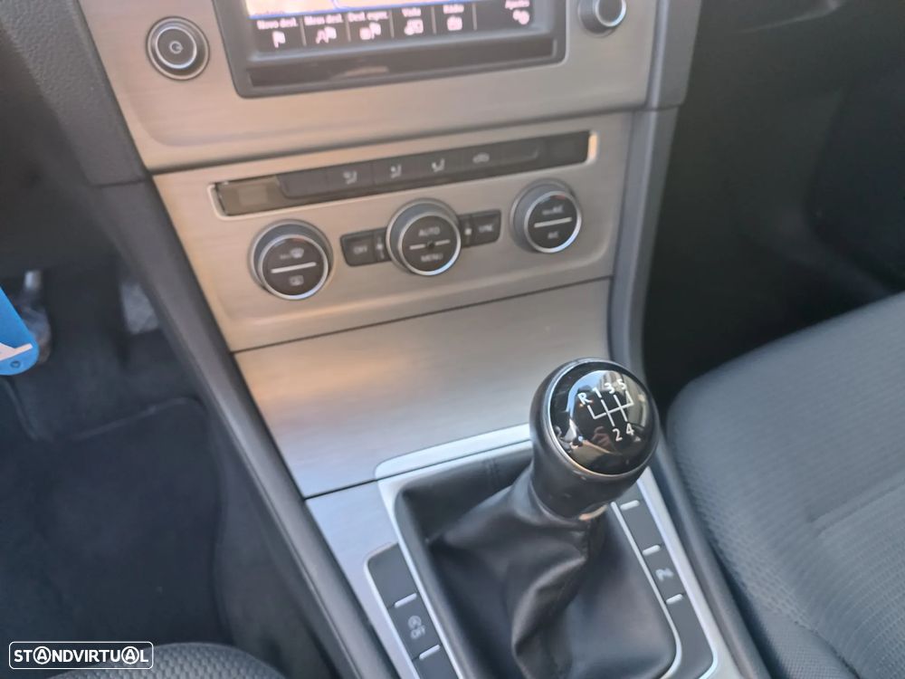 VW Golf Variant 1.6 TDi GPS Edition - 18