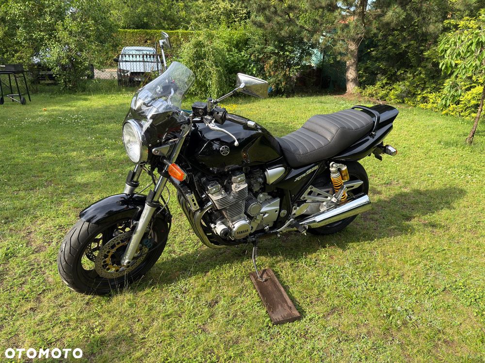 Yamaha XJR - 4