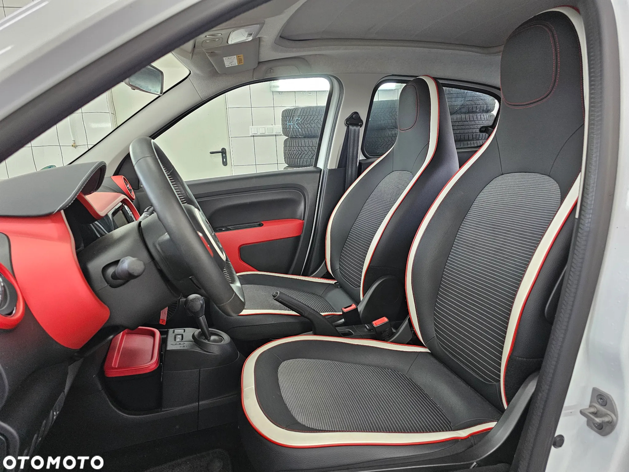 Renault Twingo ENERGY TCe 90 EDC Intens - 13