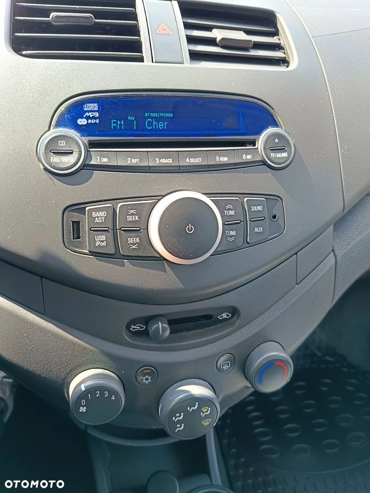 Chevrolet Spark 1.0 LT - 26