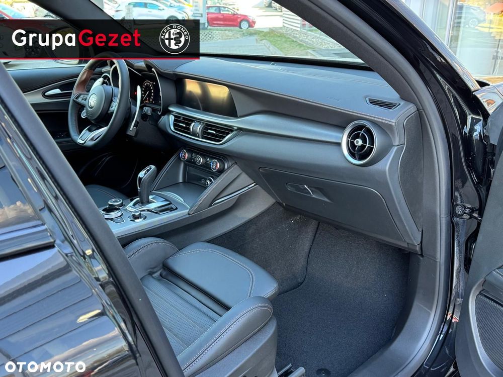 Alfa Romeo Stelvio - 17