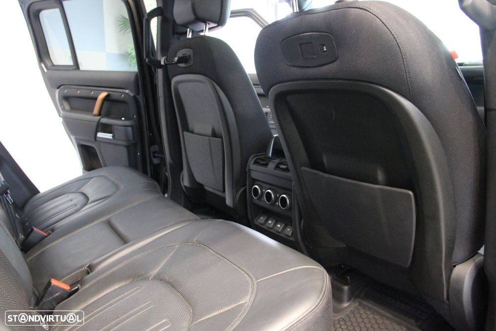 Land Rover Defender 3.0 I6 110 AWD X-Dynamic HSE - 14